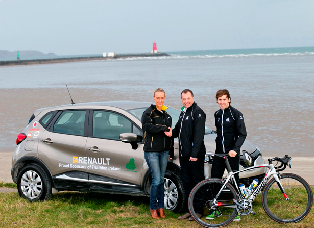 L-R: Lynne Boucher Marketing Manager Renault Ireland, Chris-Kitchen CEO Triathlon Ireland, Bryan Keane Triathlete